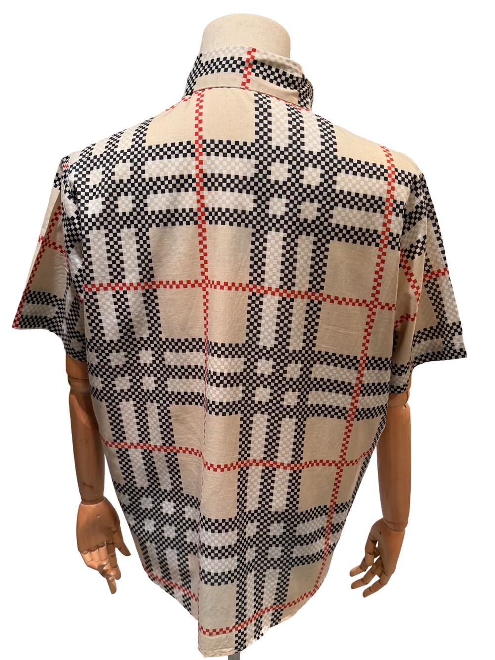 Burberry VTG Sz M Classic Beige Checked Short-Sleeve Button-Up Shirt (0921) - Picture 4 of 11